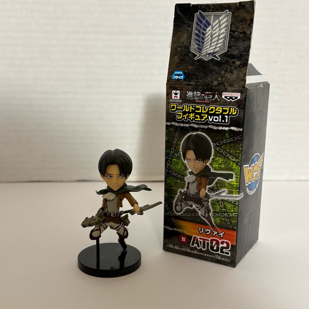 Attack on Titan Levi Ackerman Figure 2.75"  AOT Mini Action Figure
 with Box
